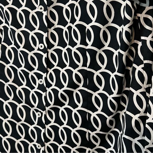 Chico’s No Iron Womens Button Down Shirt Black White Size 0 (Medium 8) - Picture 2 of 7